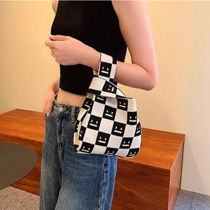 손목가방 미니 모임 토트백 98종 핸드백 선물 손가방 니트