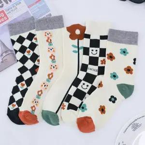 [5켤레SET] 여성 플라워 체크 하트 곰돌이 패턴 포인트 중목 양말