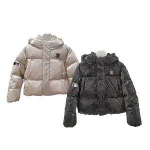 2025 FW MLB키즈 프리즘 걸스 글로시 모노그램 숏 덕다운 7FDJM0956