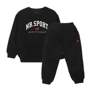 [뉴발란스]M 뉴발란스키즈트레이닝세트 HQK NK9YFB411U-19 ESSENTIAL 로고 포인트 기모 스웨트 셋업