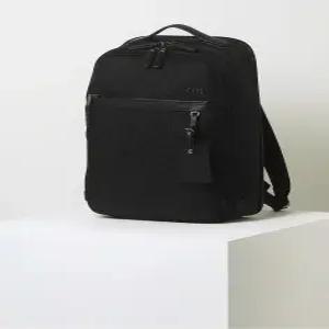 닥스 닥스 ACC 쇼핑백동봉 블랙 로고장식 나일론 백팩 DBBA2E669BK