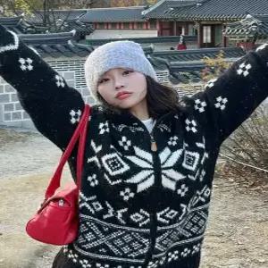 제너럴아이디어 GENERALIDEAstandard UNI 하이넥 노르딕 집업 가디건 BLACK SBE4U04017