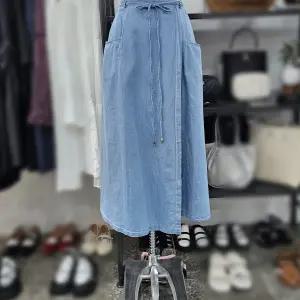 [LAP ] 스트링 플레어 데님 스커트 AR7XS270_DG