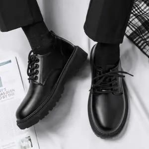 남자 두툼 아웃솔 블랙 더비슈즈 통굽 구두