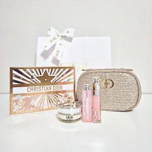 디올 2025 홀리데이 리미티드 에디션 디올 홀리데이 내추럴 글로우 세트 파우치 립밤 립글로스 크림