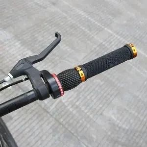 [하프클럽/셀러허브_여성트랜드패션]그립 자전거 더블락 핸들 자전거손잡