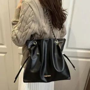 여성용 일상 사이드 조절 스트랩 체인 대형 숄더백