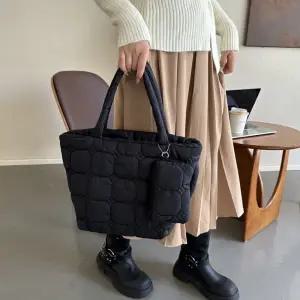 [킨즈]퀄팅 키링 파우치 패딩백 구름 숄더백 여성 가방 토트백