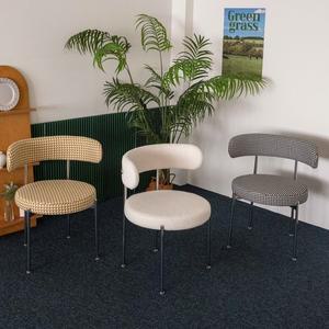 [체어팩토리]유니 모던 양털 부클레 패브릭 체크 카페 식탁의자