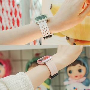 애플워치&갤럭시워치 호환 스트랩 마그네틱 자석 디버클 실리콘 밴드 스포츠 루프 시계줄 줄질 꾸미기 10 9 8 7 6 5 4 se2