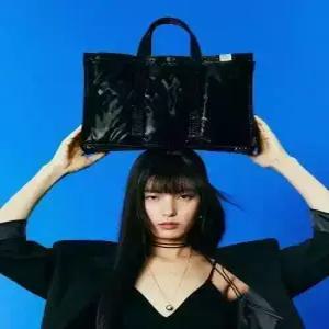 [매장정품] 스위치SWEETCH TOTE BRIEF 001 WIDE M Glossy Black