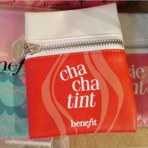 베네피트 파우치 차차틴트