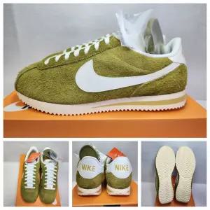 [국내매장용] 나이키 코르테즈SE HF3142-300