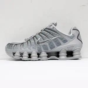 나이키 샥스 TL 그레이 남성용 런닝화 AV3595-015