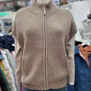 [크로커다일레이디] DP01 가오리핏니트베스트 가오리핏터들니트베스트 CLEWSW603 (S43215856)