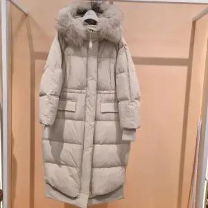 라티움 HC34 25Fw 따뜻한 롱 덕 패딩 모자털 탈부착밑단시보리 오브동 롱덕패딩 T255