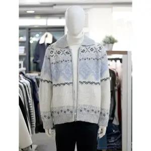 애드호크 세이브존03 애드호크 공용 노르딕 카라 집업 니트 가디건 AGBHBGD50A