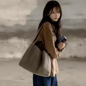 KHB410D여성용 대형 스웨이드 숄더백 일상용 보부상 가방