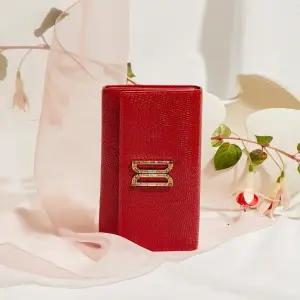 [닥스](센텀시티점)DCWA5F281R2[25FW][프리미엄] [ALEXA] 알렉사 레드 가죽 고급 크리스탈 장식 DD로고 ...