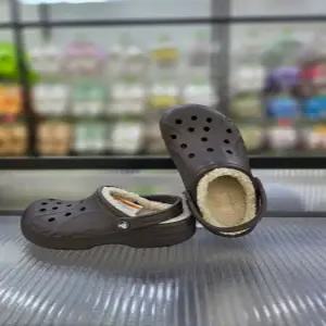 [크록스]따뜻한 털 클로그 바야 라인드 클로그 205969-206/애플아울렛