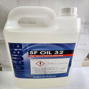 화이트스핀들유32  오버록오일  오버록크기름   미싱유 미싱기름32 주끼오일  스핀들유 부라더 썬스타 유니콘 시리우스오버록 페가수스