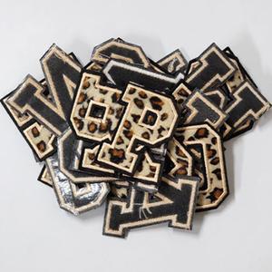 알파벳 브로치 이니셜 옷패치 가방와펜 접착 마크 모자 호피무늬