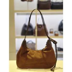 [갤러리아] [발리스윗] 인조스웨이드랜들숄더백 SP9WAB23-39