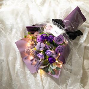 비누 장미 조화 꽃다발 LED 시크 목화 B 60cm 인테리어 꽃 선물 장식 기념일 졸업식 발표회 학예회 조명