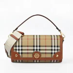 [버버리] 버버리 탑 핸들 토트백 8109787