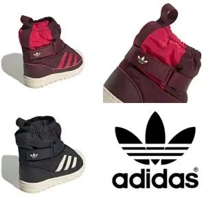 [아디다스키즈] 아디다스 아동부츠 JR5805(레드)JQ7951(블랙) 유아동 패딩화 방한화 부츠 130/140/150/160