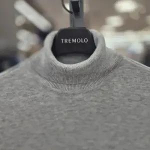 TREMOLO HC14 롱터틀넥니트 (주)세정 트레몰로 25년 F/W 롱 터틀넥 니트 TRNBF5W9211