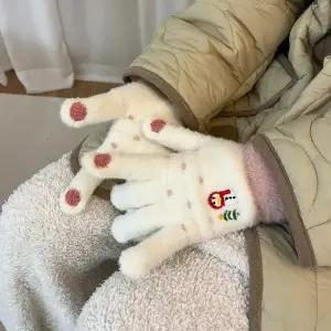 여성 학생 귀여운 크리스마스 산타 캐릭터 스마트폰 터치 방한 기모 털 니트 장갑