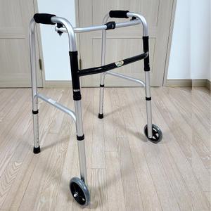 바퀴보행기 성인용보행기 보행보조기 워커 지팡이 어르신 보행보조 구동 접이식 실버용품 목발