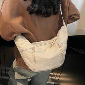 여행용 반달 크로와상 미니 크로스백