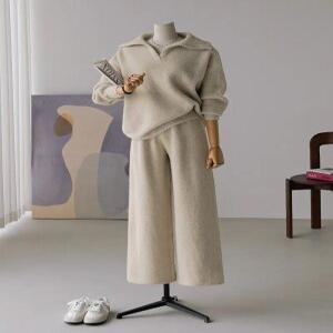 [잇수다랩] 컨셉 카라 울 니트 & 밴딩 팬츠 SET