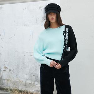 레터링 자카드 레이스업 컬러블록 풀오버 EQ1KL163