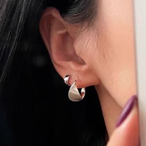 아르니 꼬임 데일리 원터치링 귀걸이 실버 은침 은 귀걸이 펄 여성 한쌍 e008