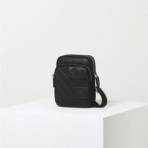 [닥스](강남점)DBBA2E277 [GRID MAXI]블랙 엠보배색 가죽 크로스백