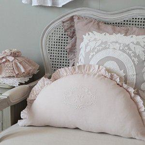 [메종드파리] 자수 반달쿠션 몽펠리에 화이트 핑크 64x34 고급 포인트 쿠션커버 솜포함