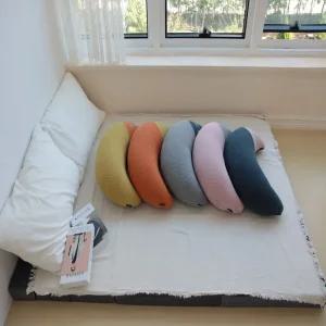 편안한 순면 누빔 반달 미용실 독서 쇼파 쿠션(중형)바나나쿠션 허그쿠션