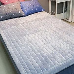 겨울 침대 패드 싱글 이불 누빔 극세사 패드 매트리스 도톰한 선물용 겨울용 기숙사 카페트 간절기