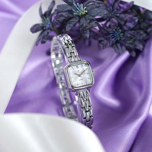 디유아모르 다이아장식 뱅글 실버 여자 손목 시계 악세사리 주얼리 생일선물 손목 아날로그