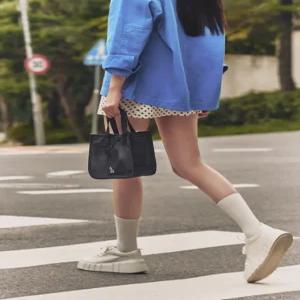 헤지스 액세서리 25FW [생활방수][완판재입고] 아이코닉 블랙 나일론 미니토트백 HJBA5FE20BK