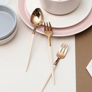 쓰임 마리벨 티스푼 티포크 4인 세트 크림화이트