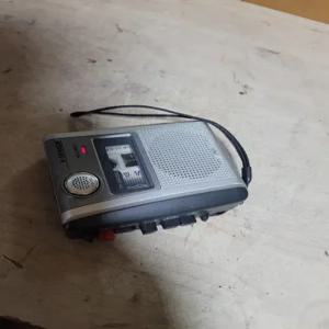 일본 아이와 휴대용 카세트 플레이어/라디오 기능 없음