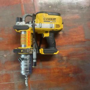 중고 Dewalt 리튬 이온 그리스 건, DCGG571, 최대 20V, 도구만 사용