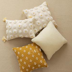 북유럽 옐로우 린넨 꽃 쇼파 쿠션커버 인테리어 자수 노란색 거실 커버