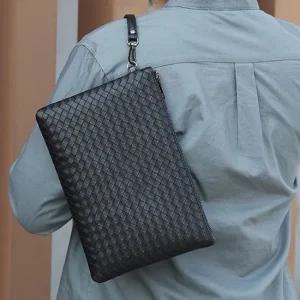 남성 클러치 검정색 손가방 잠깐 외출 마실 핸드백 남자손가방 남자클러치 남성클러치