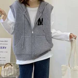 [올리비에스클로젯]영문 후드 집업 니트 베스트_O2509KV026C