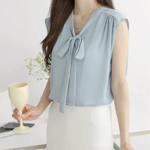 여자 V넥 슬리브리스 오피스룩 민소매 블라우스_3